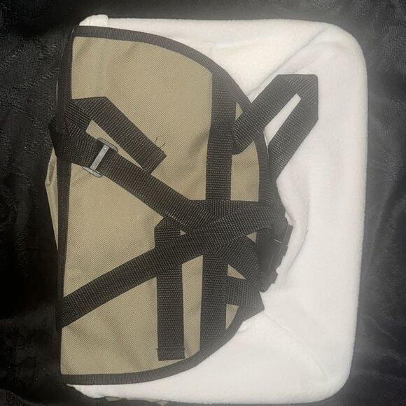 New pet booster seat up to 20lb - Picture 2 of 4